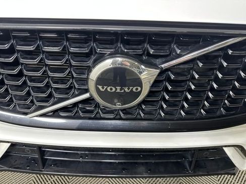 Used 2025 Volvo XC60 B5 Plus w/ Protection Package Premier image 9