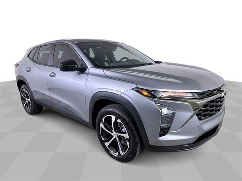 New 2026 Chevrolet Trax RS image 2