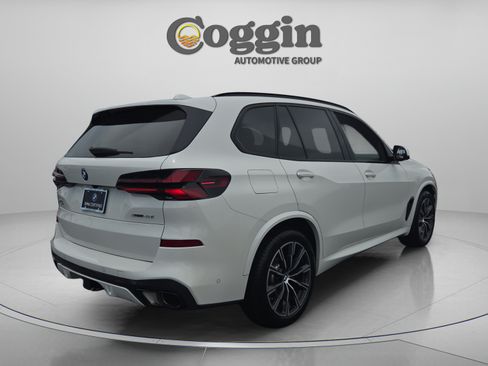 Certified 2024 BMW X5 xDrive40i w/ M Sport Package AWD/4WD image 5