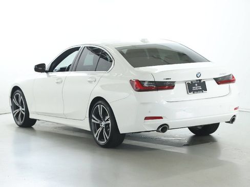 Used 2023 BMW 330i xDrive Sedan w/ Premium Package AWD/4WD image 39