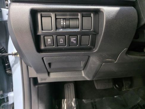 Used 2021 Subaru Crosstrek 2.5i Sport w/ Moonroof Package image 18