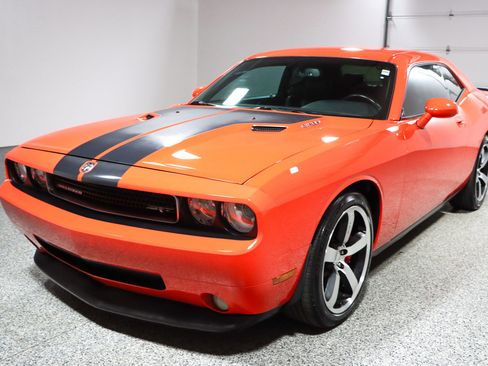 Used 2010 Dodge Challenger SRT8 image 28