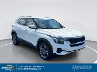 Used 2023 Kia Seltos S w/ Navigation Package image 1