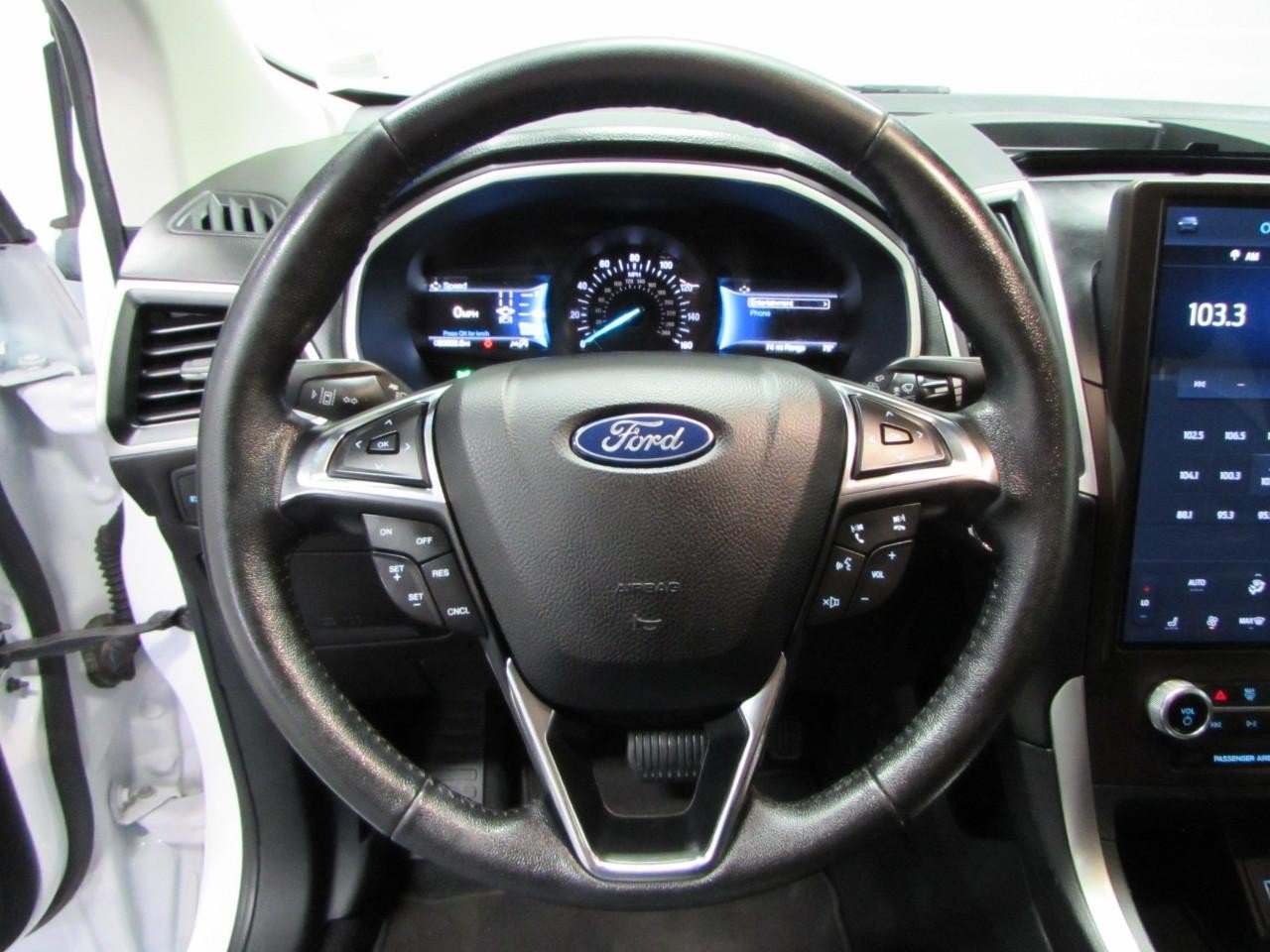 Used 2021 Ford Edge SEL AWD/4WD image 23