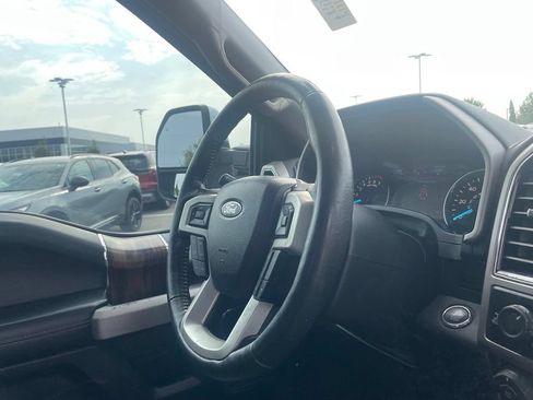 Used 2019 Ford F150 Lariat w/ Equipment Group 502A Luxury AWD/4WD image 29