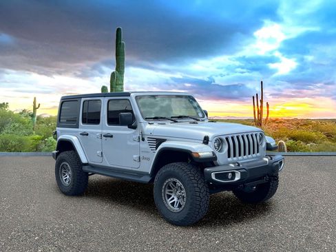 Used 2023 Jeep Wrangler Unlimited Sahara w/ LED Lighting Group AWD/4WD image 7