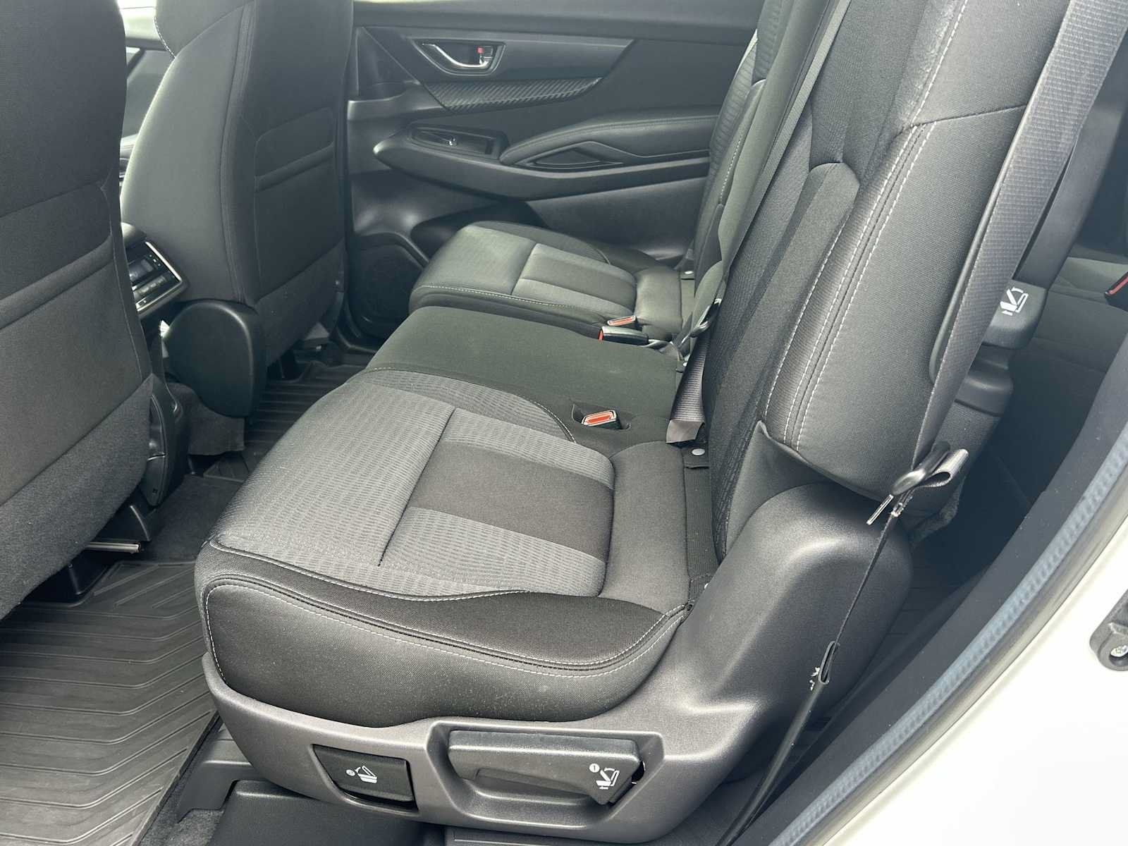 Used 2023 Subaru Ascent Premium AWD/4WD image 9