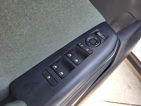 Used 2025 Kia K4 EX image 16