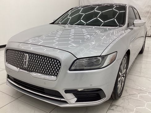 Used 2017 Lincoln Continental Select image 1