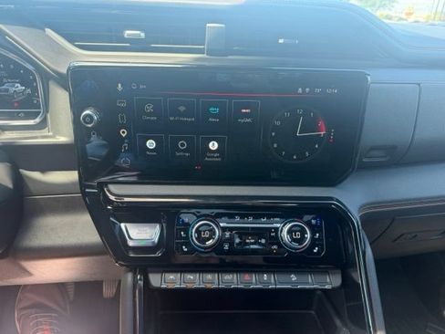 Used 2024 GMC Sierra 1500 AT4 w/ Technology Package AWD/4WD image 18