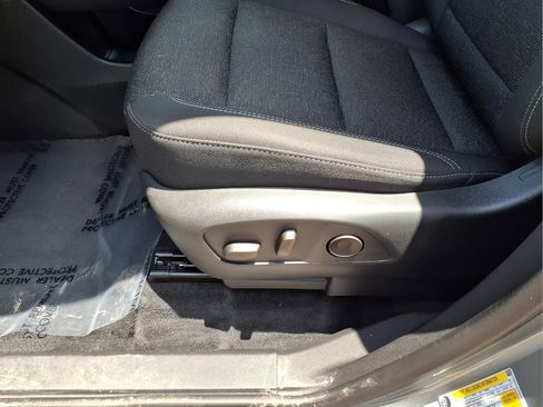 Used 2025 Chevrolet Traverse LT w/ Driver Confidence Package FWD image 20