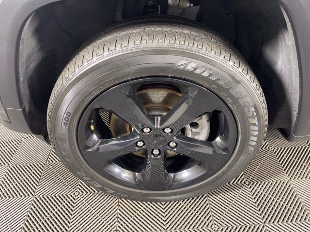 Used 2023 Jeep Grand Cherokee L Altitude AWD/4WD image 13