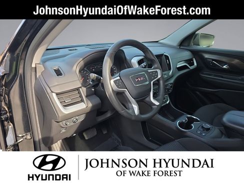 Used 2023 GMC Terrain SLE w/ Driver Convenience Package image 24