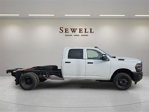 New 2026 RAM 3500 Tradesman image 4