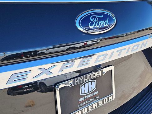Used 2021 Ford Expedition Max XLT image 13