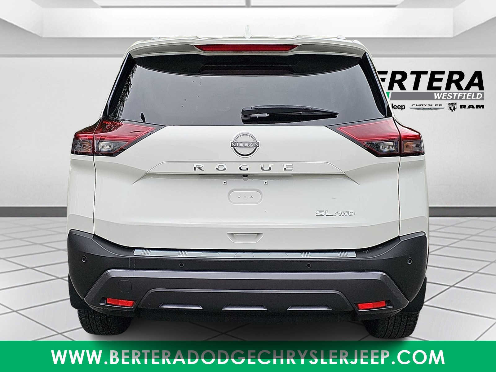 Used 2023 Nissan Rogue SL w/ SL Premium Package AWD/4WD image 5
