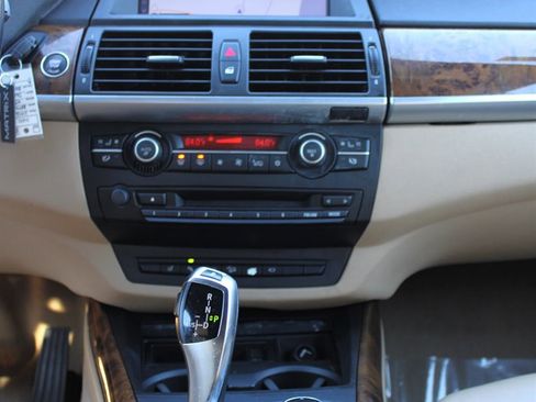Used 2012 BMW X5 xDrive50i image 13