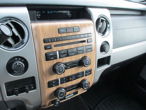 Used 2011 Ford F150 Lariat w/ Lariat Chrome Pkg image 25