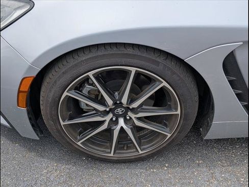 Used 2025 Toyota GR86 RWD image 9