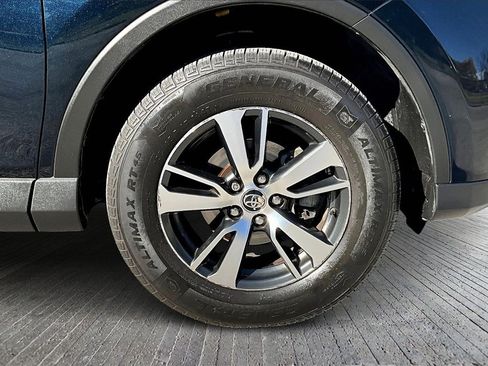 Used 2017 Toyota RAV4 XLE image 9