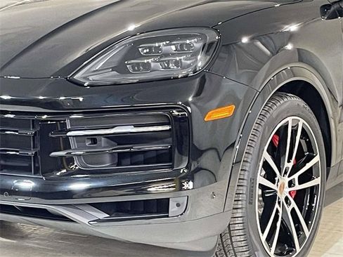 New 2026 Porsche Cayenne S image 4