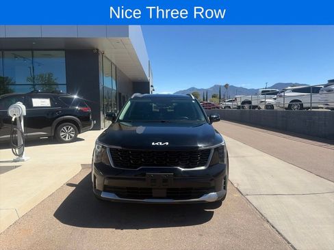Used 2024 Kia Sorento S FWD image 2