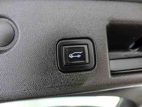Used 2024 Chevrolet Equinox LT FWD image 29