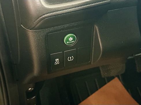 Used 2018 Honda HR-V LX image 11