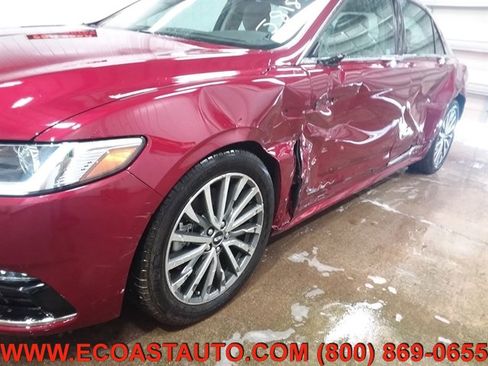 Used 2017 Lincoln Continental Select image 15