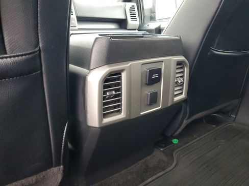 Used 2015 Ford F150 Lariat image 29