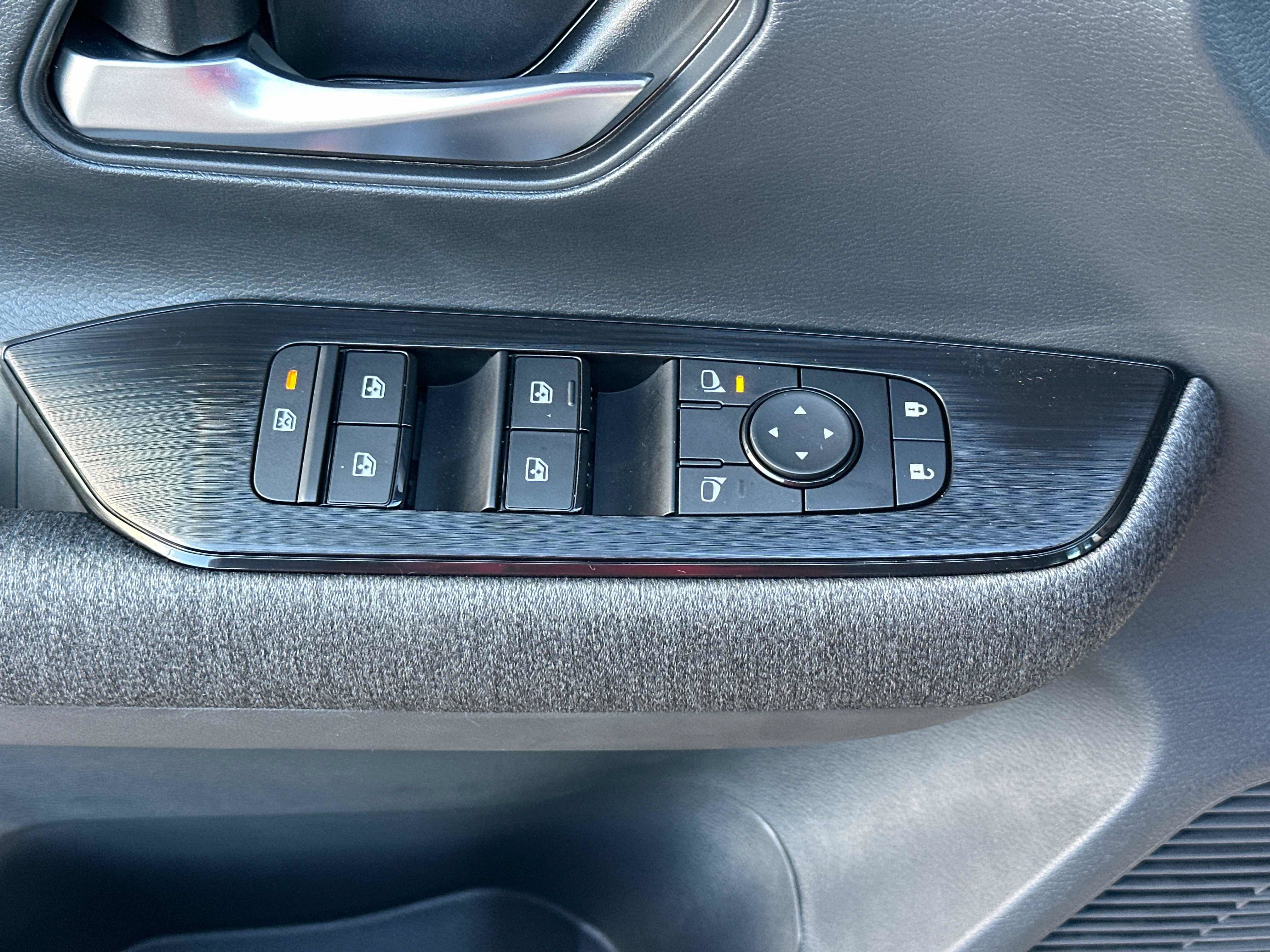 New 2027 Nissan Kicks SV AWD/4WD image 18