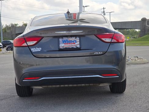 Used 2016 Chrysler 200 Limited w/ Convenience Group FWD image 6