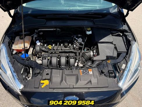 Used 2017 Ford Focus Titanium FWD image 38