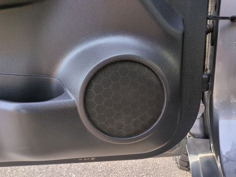 Used 2017 Nissan Rogue SV image 15