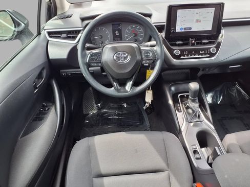 Used 2025 Toyota Corolla LE FWD image 6