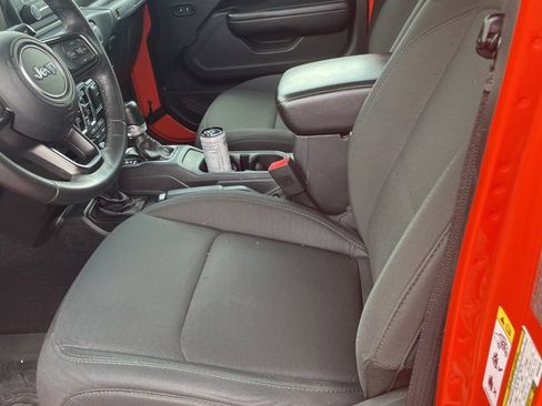 Used 2019 Jeep Wrangler Unlimited Sport S image 6