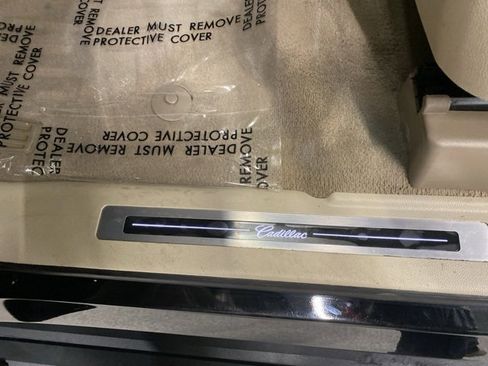 Used 2020 Cadillac Escalade ESV Premium Luxury w/ LPO, Radiant Package image 29