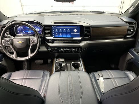 Certified 2024 Chevrolet Silverado 1500 High Country w/ Technology Package image 4