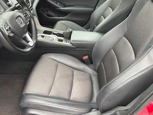 Used 2018 Honda Accord Sport image 7