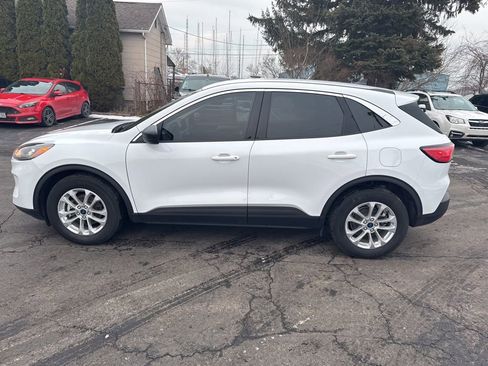 Used 2022 Ford Escape SE image 12