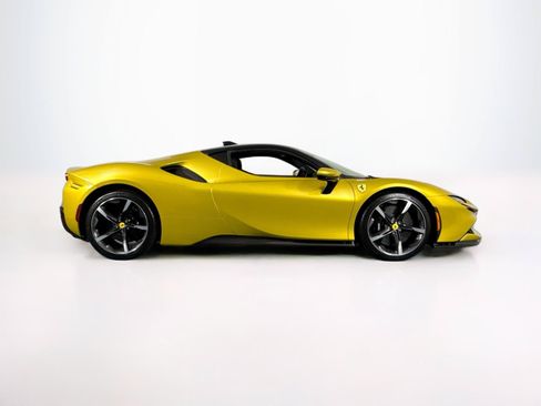 Used 2023 Ferrari SF90 Stradale AWD/4WD image 4