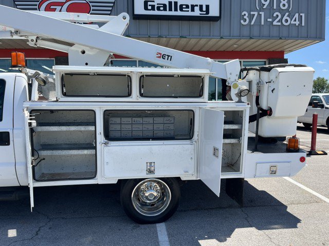 Used 2015 Ford F550 4x4 Regular Cab Super Duty image 12