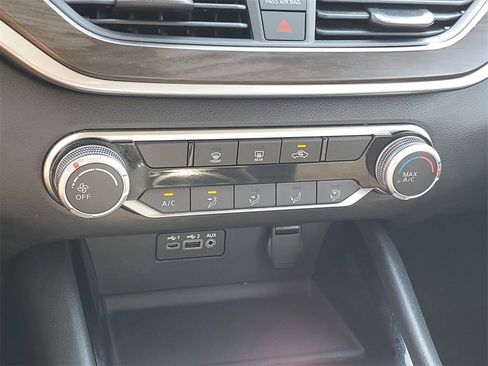 Used 2024 Nissan Altima 2.5 SV image 18