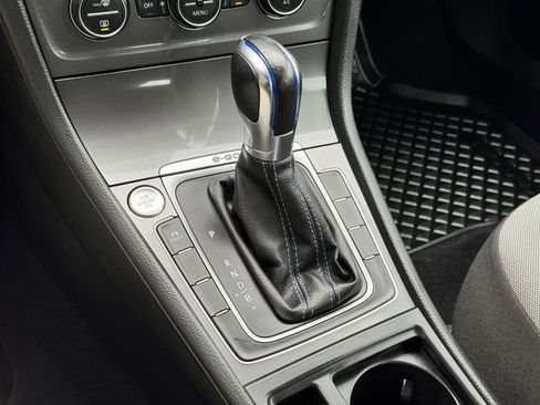 Used 2016 Volkswagen e-Golf SE w/ DC Fast Charging Package image 25