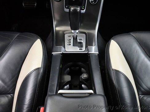 Used 2012 Volvo XC60 T6 R-Design image 27