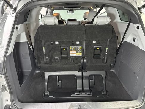 Used 2021 Toyota Sienna XSE FWD image 28