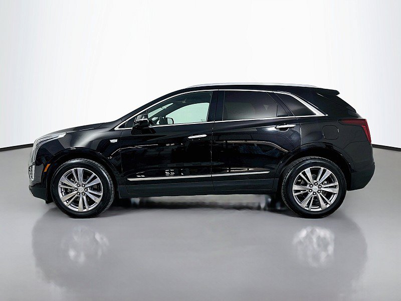 Used 2025 Cadillac XT5 Premium Luxury FWD image 2
