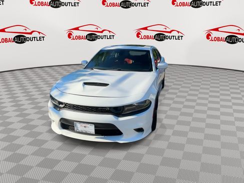 Used 2019 Dodge Charger Scat Pack w/ Plus Group RWD image 4