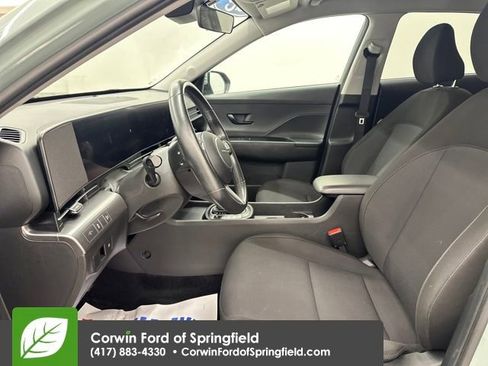 Used 2025 Hyundai Kona SEL image 19