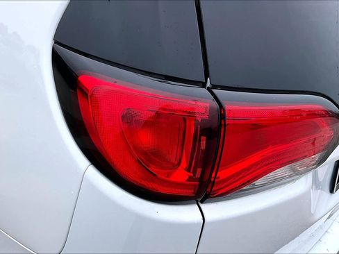 Used 2021 Chrysler Voyager Lxi image 28